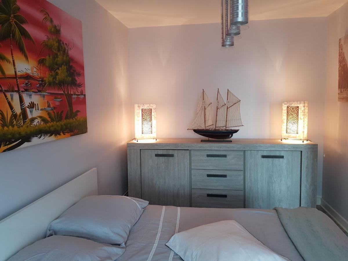 Chambres A Louer Dans Appartement Balcon - Wifi - Parking Gratuit نيفي الغرفة الصورة