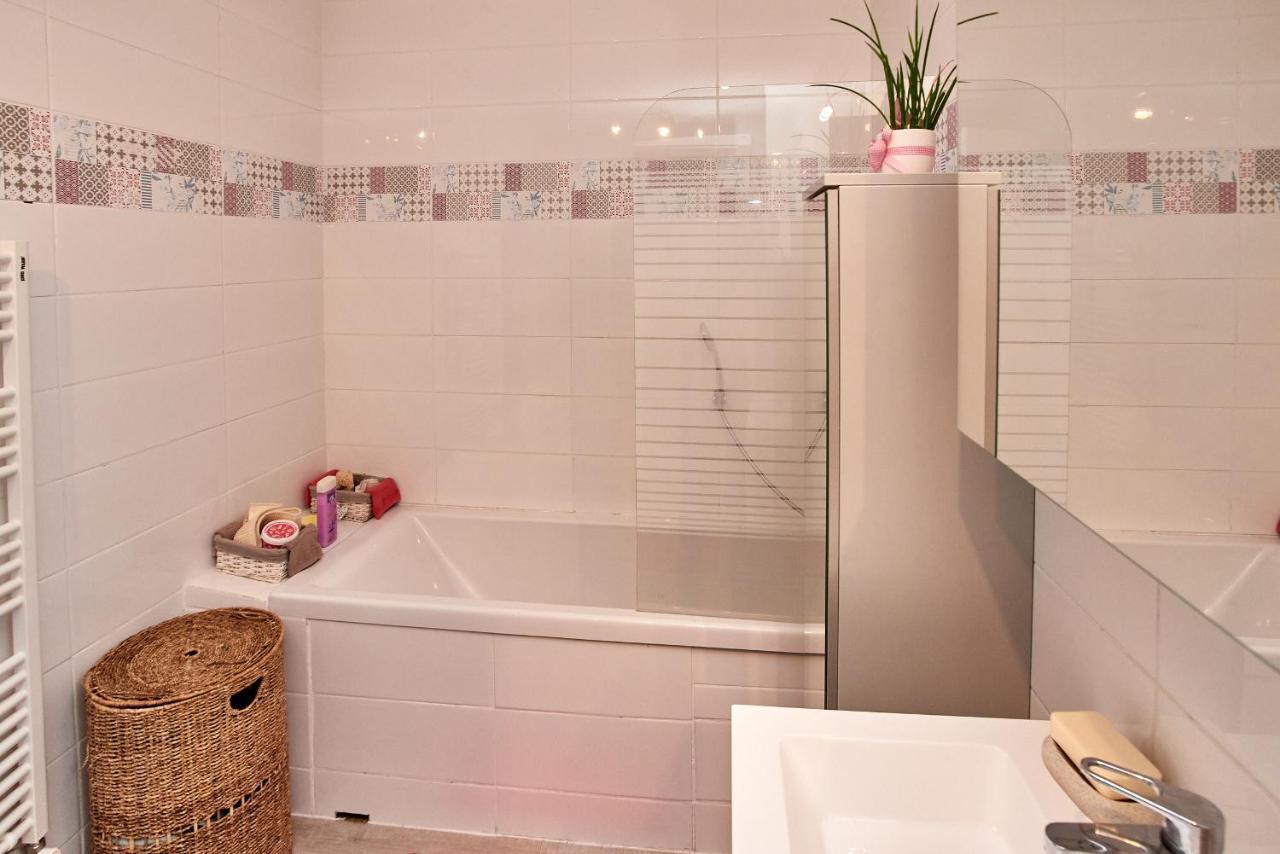 Chambres A Louer Dans Appartement Balcon - Wifi - Parking Gratuit نيفي المظهر الخارجي الصورة