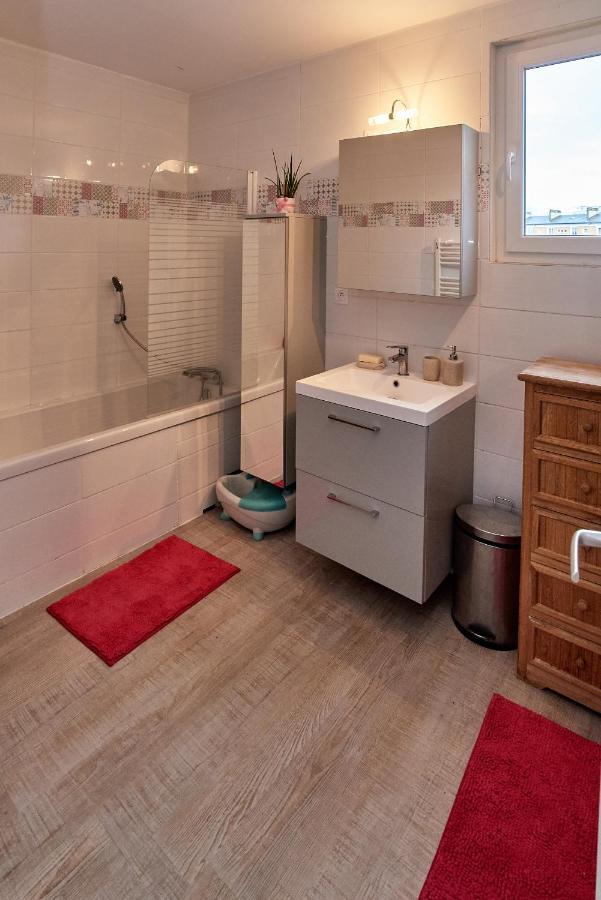 Chambres A Louer Dans Appartement Balcon - Wifi - Parking Gratuit نيفي المظهر الخارجي الصورة